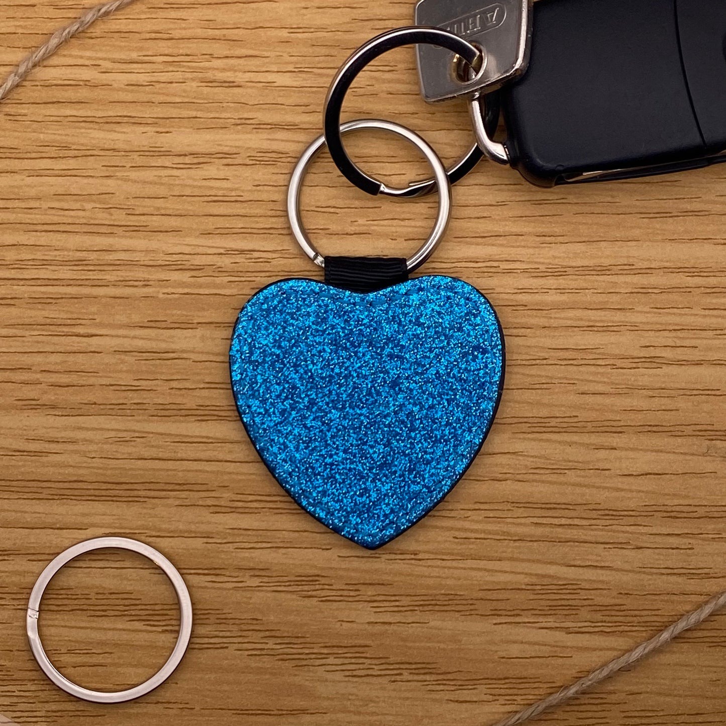Personalisierter Schlüsselanhänger | Glitzerherz  | Blau